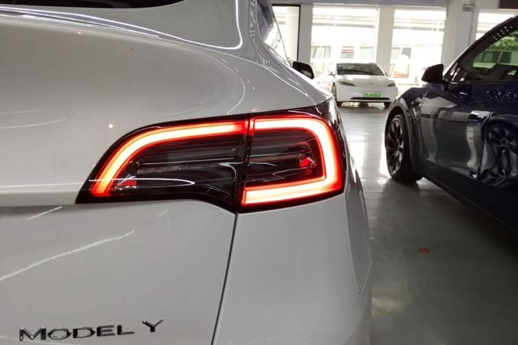 Used Tesla Model Y 2022 Revised Version Long-Range All-Wheel Drive Right Rear Taillight