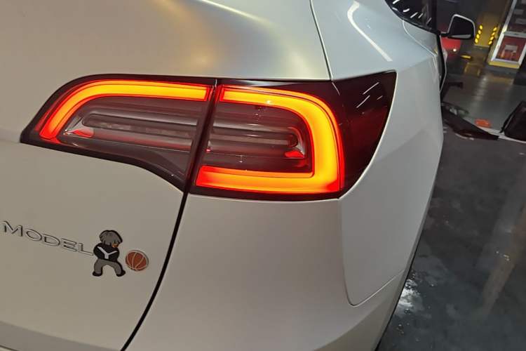 Used Tesla Model Y 2022 Revised Version Rear-Wheel Drive Right Rear Taillight