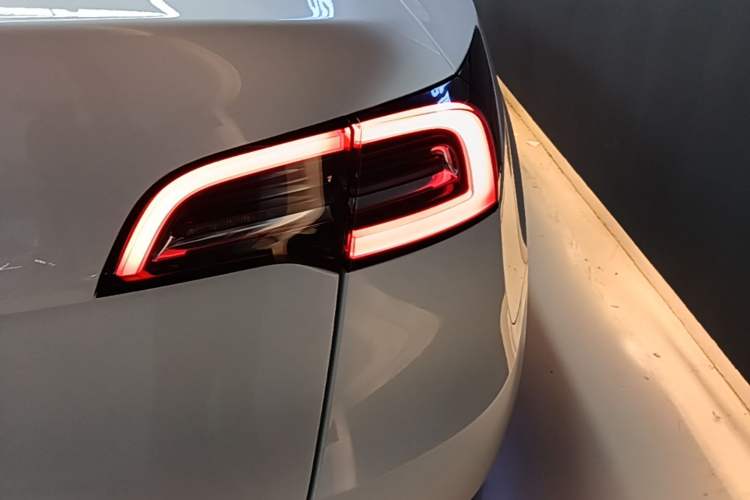 Used Tesla Model Y 2022 Revised Version Rear-Wheel Drive Right Rear Taillight