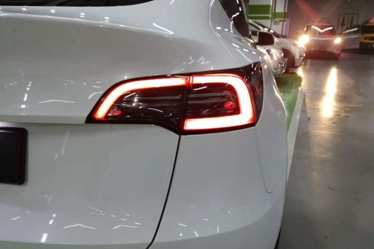 Used Tesla Model Y 2022 Rear-Wheel-Drive Version Right Rear Taillight