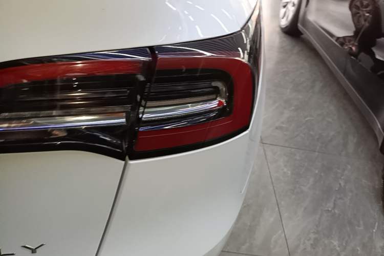 Used Tesla Model Y 2022 Revised Version Rear-Wheel Drive Right Rear Taillight