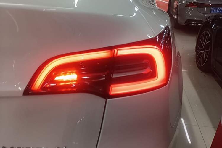 Used Tesla Model Y 2022 Revised Version Long-Range All-Wheel Drive Right Rear Taillight