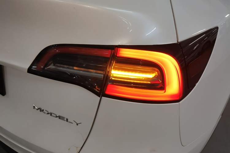 Used Tesla Model Y 2022 Revised Version Rear-Wheel Drive Right Rear Taillight