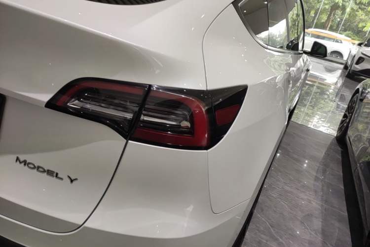 Used Tesla Model Y 2022 Rear-Wheel-Drive Version Right Rear Taillight
