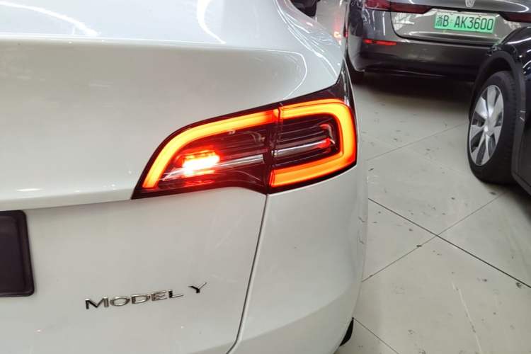 Used Tesla Model Y 2022 Rear-Wheel-Drive Version Right Rear Taillight