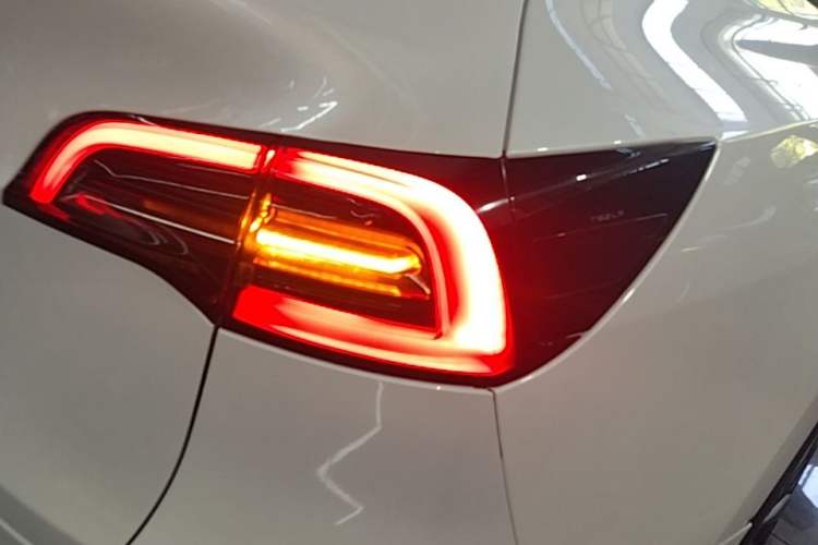 Used Tesla Model Y 2022 Revised Version Rear-Wheel Drive Right Rear Taillight