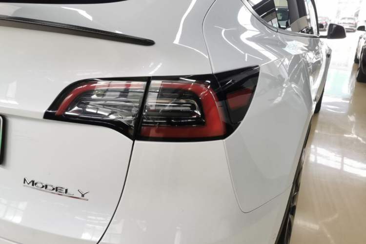 Used Tesla Model Y 2022 Performance High-Performance All-Wheel-Drive Version Right Rear Taillight