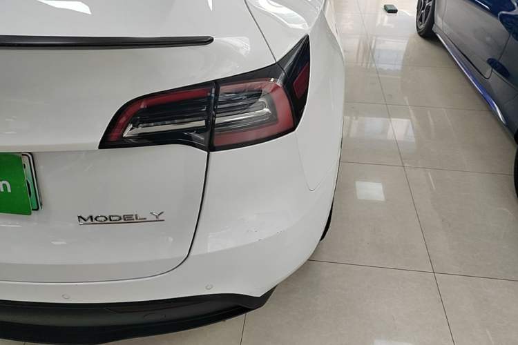 Used Tesla Model Y 2022 Performance High-Performance All-Wheel-Drive Version Right Rear Taillight