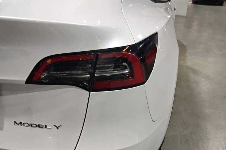 Used Tesla Model Y 2022 Revised Version Long-Range All-Wheel Drive Right Rear Taillight