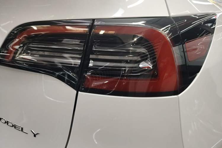 Used Tesla Model Y 2022 Revised Version Long-Range All-Wheel Drive Right Rear Taillight