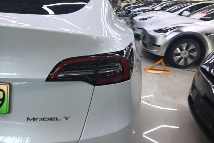 Used Tesla Model Y 2022 Revised Version Rear-Wheel Drive Right Rear Taillight