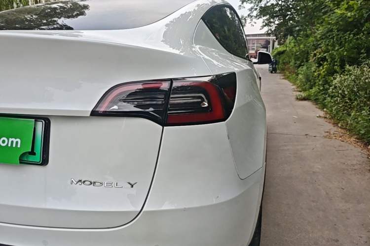 Used Tesla Model Y 2022 Rear-Wheel-Drive Version Right Rear Taillight
