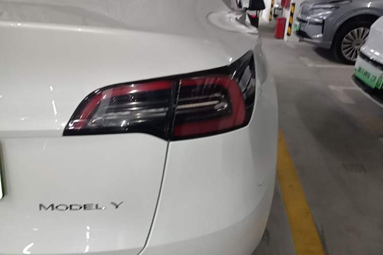 Used Tesla Model Y 2022 Revised Version Rear-Wheel Drive Right Rear Taillight