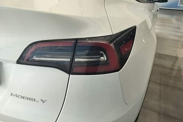 Used Tesla Model Y 2022 Rear-Wheel-Drive Version Right Rear Taillight