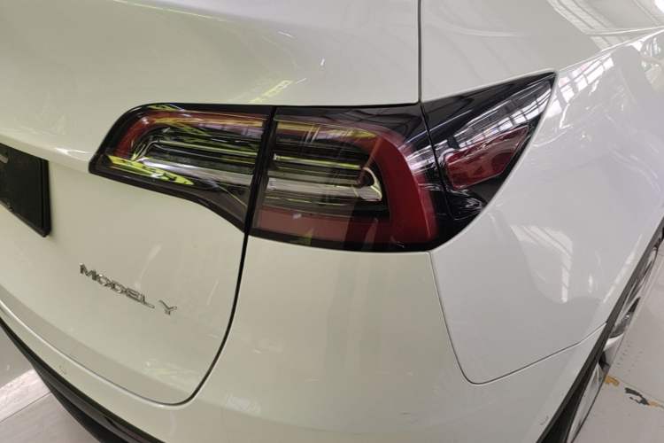 Used Tesla Model Y 2022 Revised Version Rear-Wheel Drive Right Rear Taillight