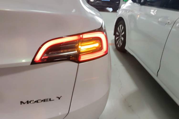 Used Tesla Model Y 2022 Revised Version Rear-Wheel Drive Right Rear Taillight