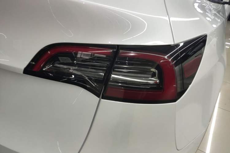 Used Tesla Model Y 2022 Rear-Wheel-Drive Version Right Rear Taillight