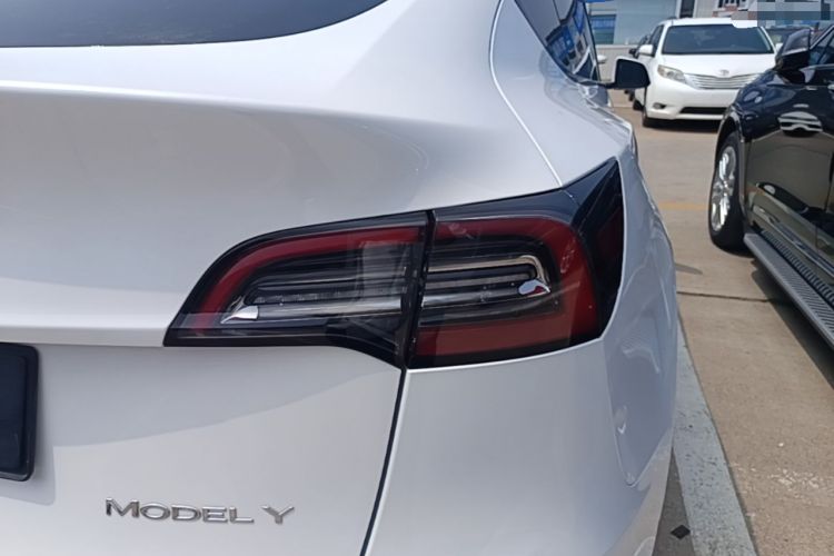 Used Tesla Model Y 2022 Rear-Wheel-Drive Version Right Rear Taillight