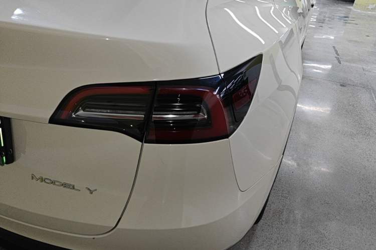 Used Tesla Model Y 2022 Revised Version Rear-Wheel Drive Right Rear Taillight