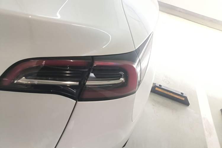Used Tesla Model Y 2022 Rear-Wheel-Drive Version Right Rear Taillight