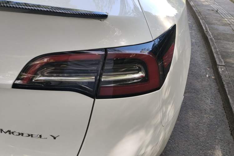 Used Tesla Model Y 2022 Rear-Wheel-Drive Version Right Rear Taillight