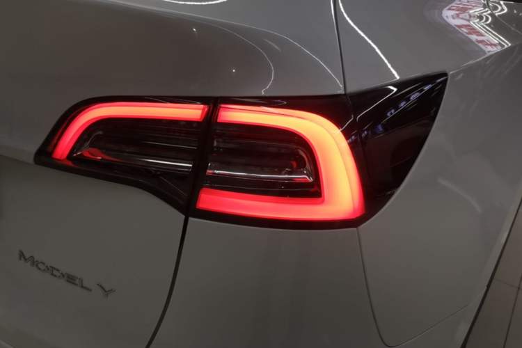 Used Tesla Model Y 2022 Revised Version Rear-Wheel Drive Right Rear Taillight
