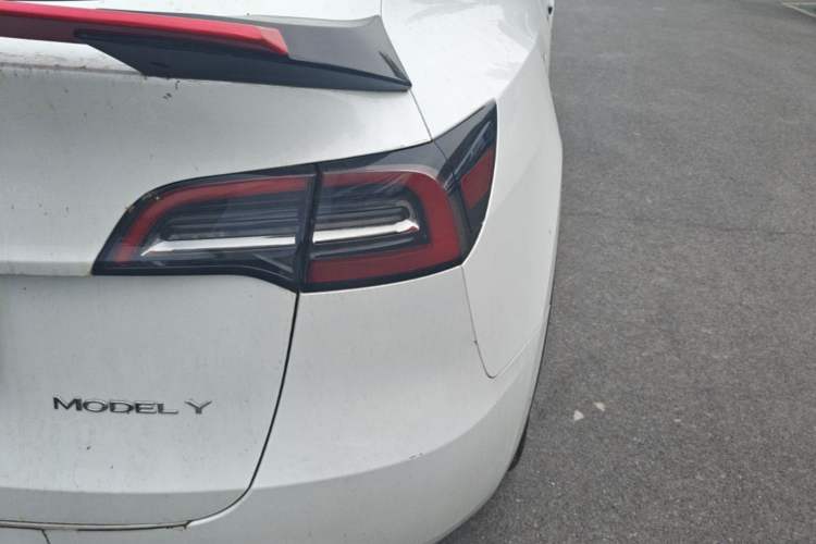 Used Tesla Model Y 2022 Revised Version Rear-Wheel Drive Right Rear Taillight