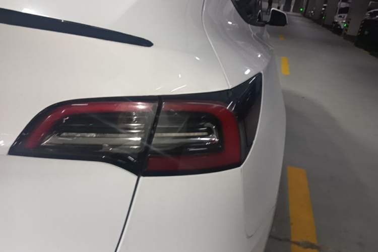 Used Tesla Model Y 2022 Rear-Wheel-Drive Version Right Rear Taillight