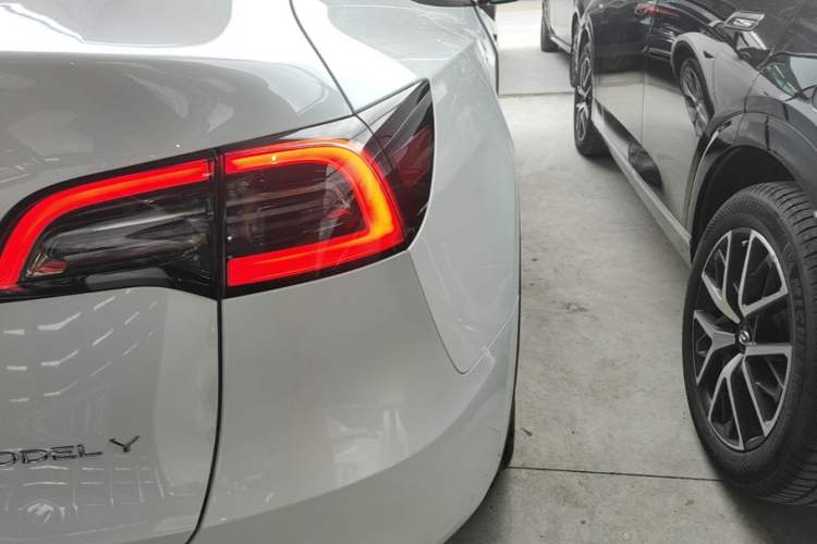 Used Tesla Model Y 2022 Revised Version Rear-Wheel Drive Right Rear Taillight