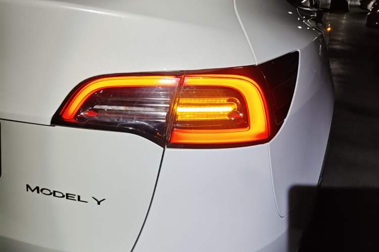 Used Tesla Model Y 2022 Revised Version Long-Range All-Wheel Drive Right Rear Taillight