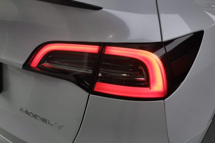Used Tesla Model Y 2022 Revised Version Rear-Wheel Drive Right Rear Taillight