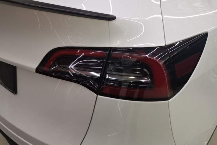 Used Tesla Model Y 2022 Performance High-Performance All-Wheel-Drive Version Right Rear Taillight