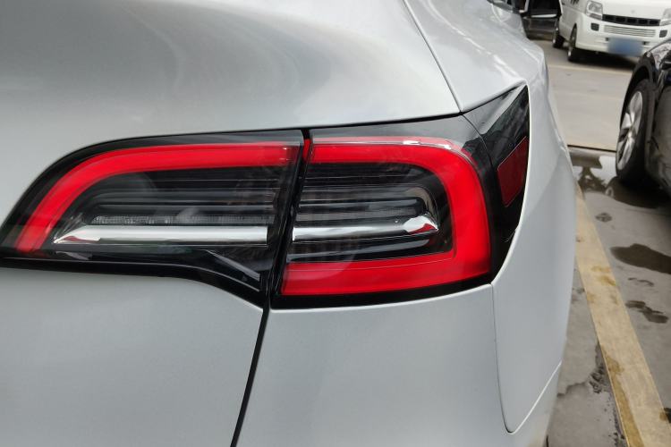 Used Tesla Model Y 2022 Revised Version Rear-Wheel Drive Right Rear Taillight