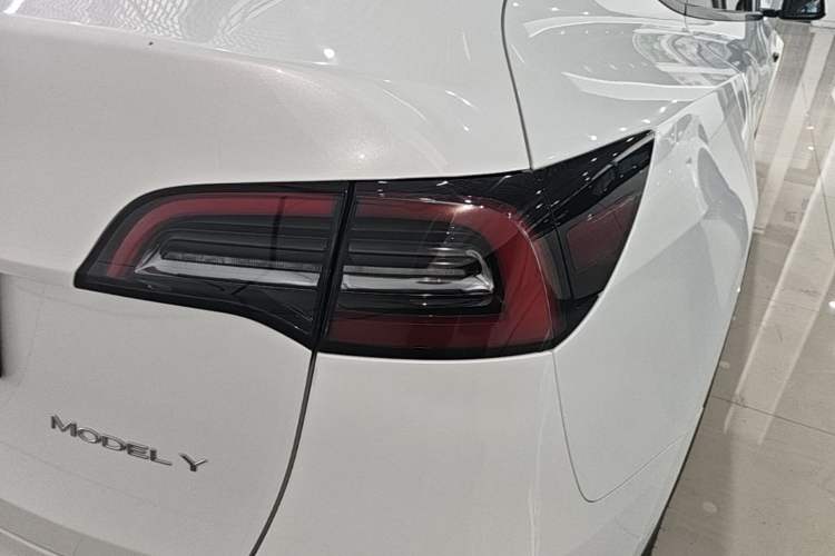 Used Tesla Model Y 2022 Revised Version Rear-Wheel Drive Right Rear Taillight