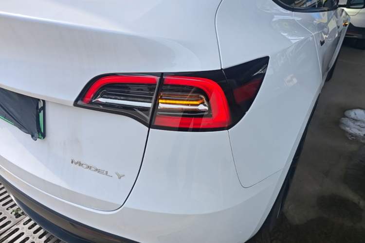 Used Tesla Model Y 2022 Revised Version Rear-Wheel Drive Right Rear Taillight