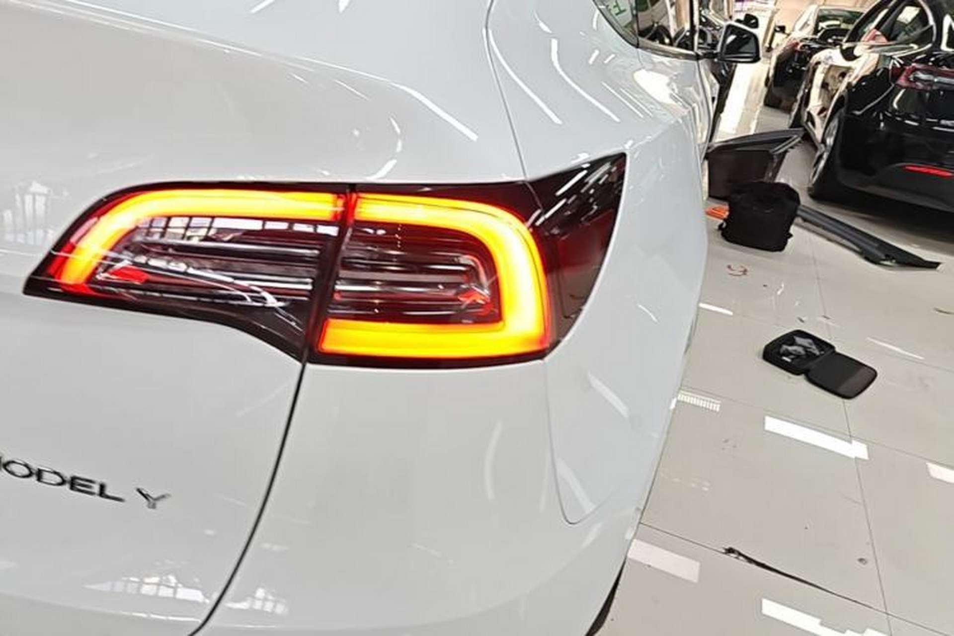 Used Tesla Model Y 2022 Long-Range All-Wheel-Drive Version Right Rear Taillight