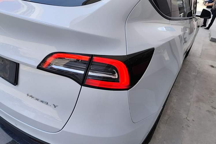 Used Tesla Model Y 2022 Revised Version Rear-Wheel Drive Right Rear Taillight