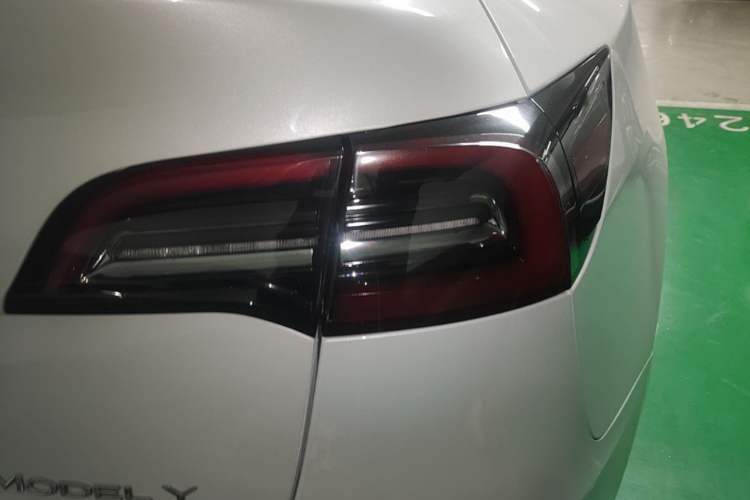 Used Tesla Model Y 2022 Revised Version Long-Range All-Wheel Drive Right Rear Taillight