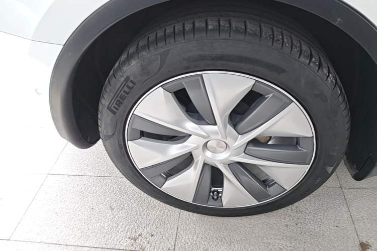 Used Tesla Model Y 2022 Revised Version Rear-Wheel Drive Right Rear Wheel Hub