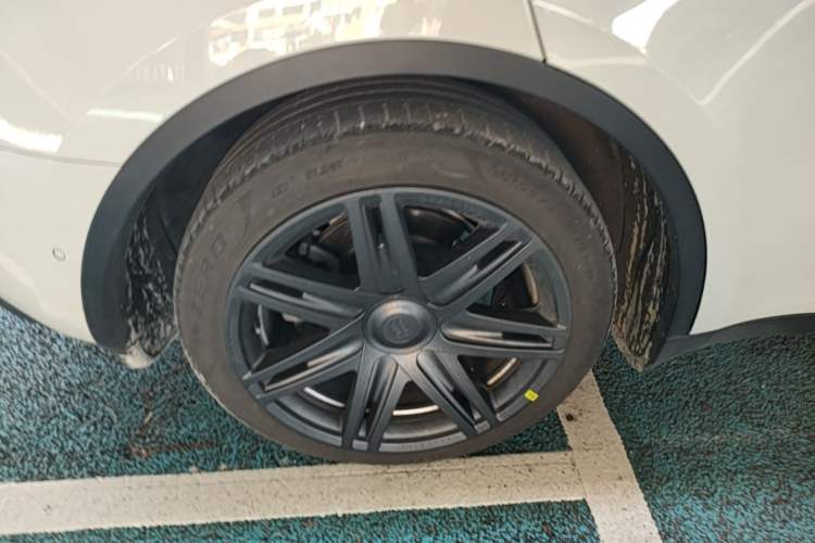 Used Tesla Model Y 2022 Revised Version Rear-Wheel Drive Right Rear Wheel Hub