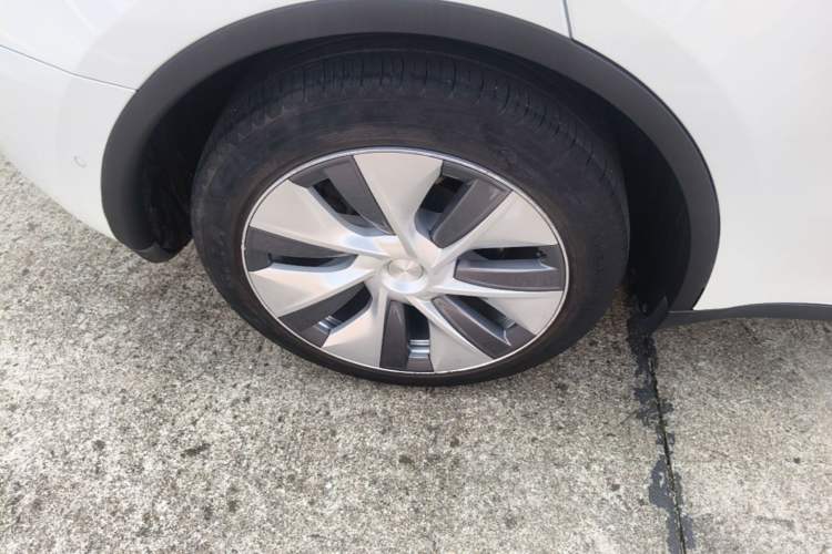 Used Tesla Model Y 2022 Revised Version Rear-Wheel Drive Right Rear Wheel Hub