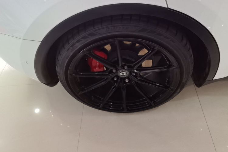 Used Tesla Model Y 2022 Performance High-Performance All-Wheel-Drive Version Right Rear Wheel Hub