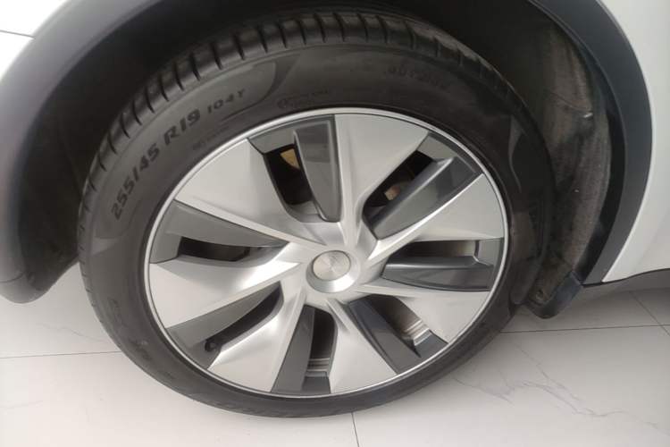 Used Tesla Model Y 2022 Revised Version Rear-Wheel Drive Right Rear Wheel Hub