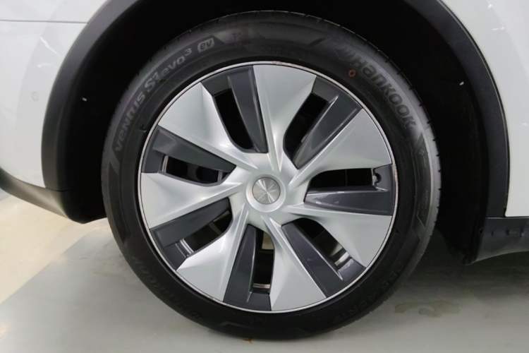 Used Tesla Model Y 2022 Revised Version Long-Range All-Wheel Drive Right Rear Wheel Hub