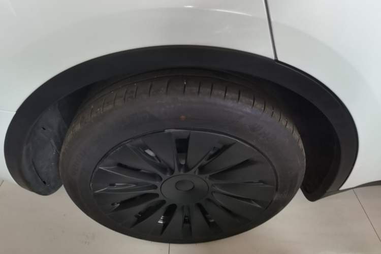 Used Tesla Model Y 2022 Rear-Wheel-Drive Version Right Rear Wheel Hub