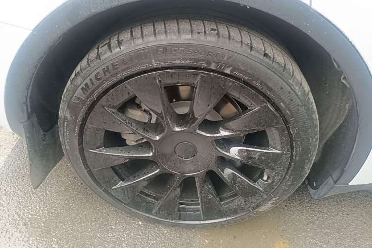 Used Tesla Model Y 2022 Revised Version Rear-Wheel Drive Right Rear Wheel Hub