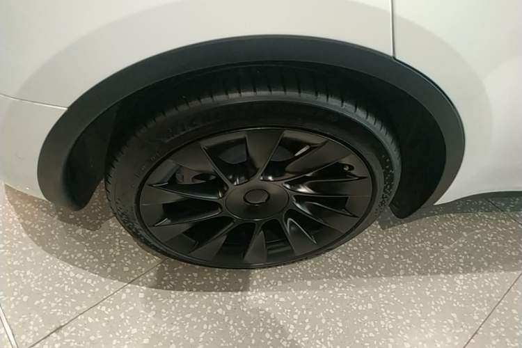 Used Tesla Model Y 2022 Revised Version Rear-Wheel Drive Right Rear Wheel Hub