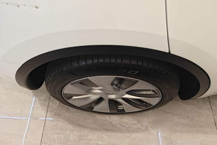 Used Tesla Model Y 2022 Revised Version Rear-Wheel Drive Right Rear Wheel Hub