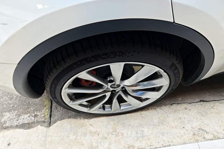 Used Tesla Model Y 2022 Rear-Wheel-Drive Version Right Rear Wheel Hub