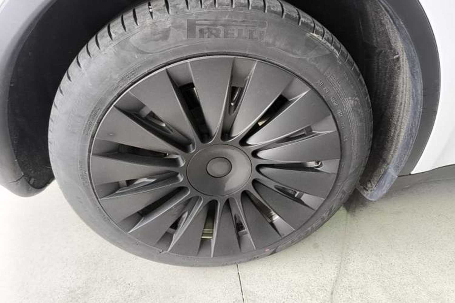 Used Tesla Model Y 2022 Revised Version Rear-Wheel Drive Right Rear Wheel Hub